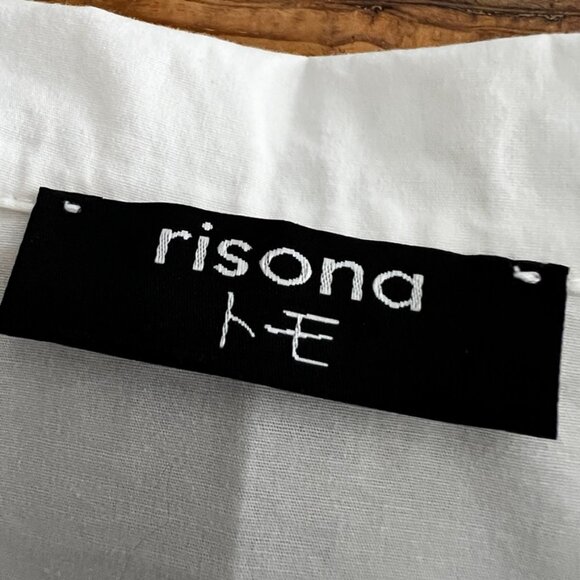 RISONA Oversized @ the Hips w/ LG. Pockets Long Sleeve White Dress - Picture 4 of 7